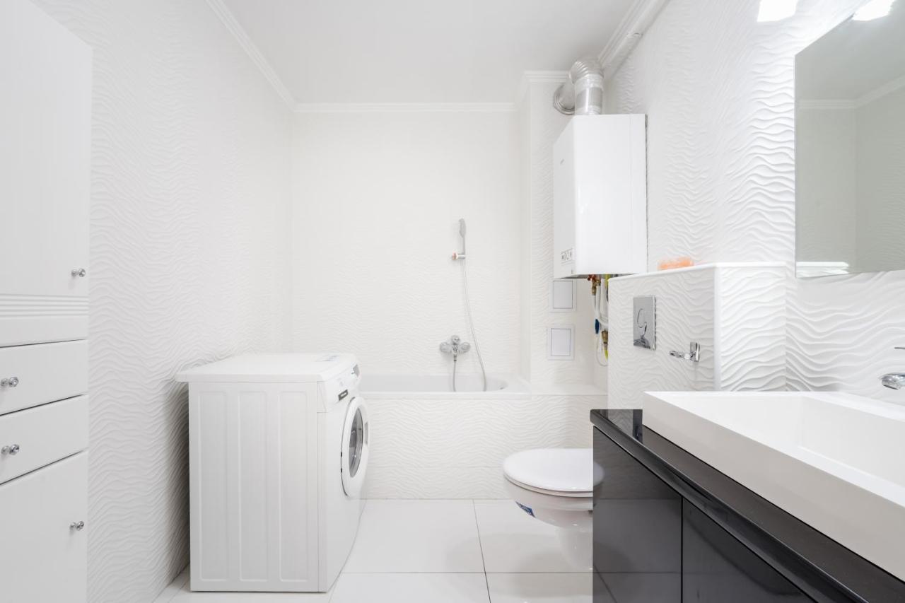Apartamento Beautiful Three Bedrooms With Free Parking Close To The Danube Coast *