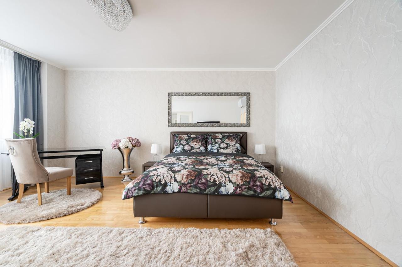Beautiful Three Bedrooms With Free Parking Close To The Danube Coast * Budapeste