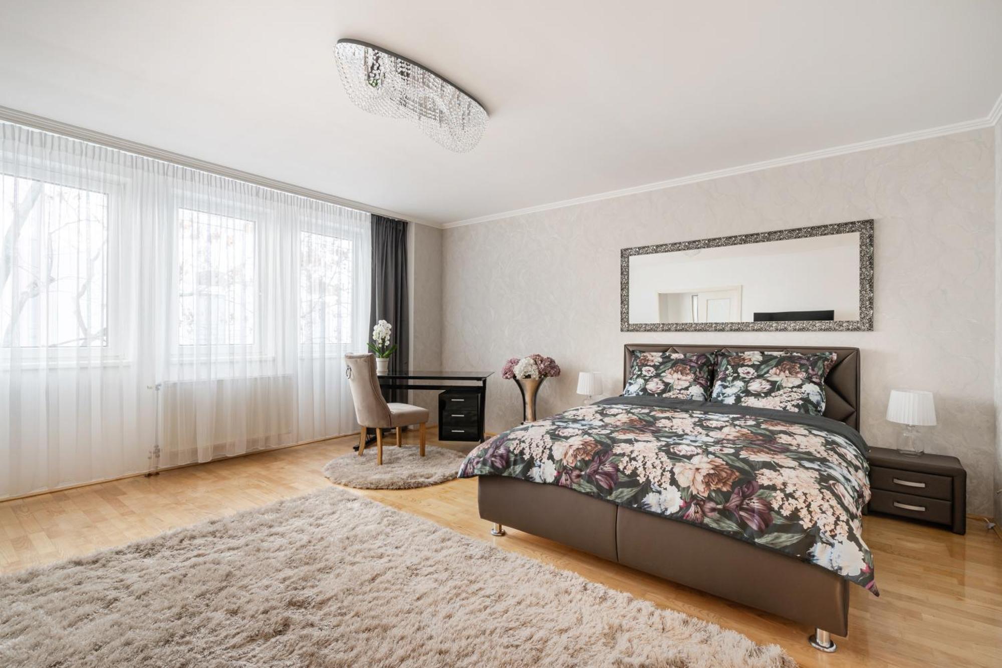 Apartamento Beautiful Three Bedrooms With Free Parking Close To The Danube Coast