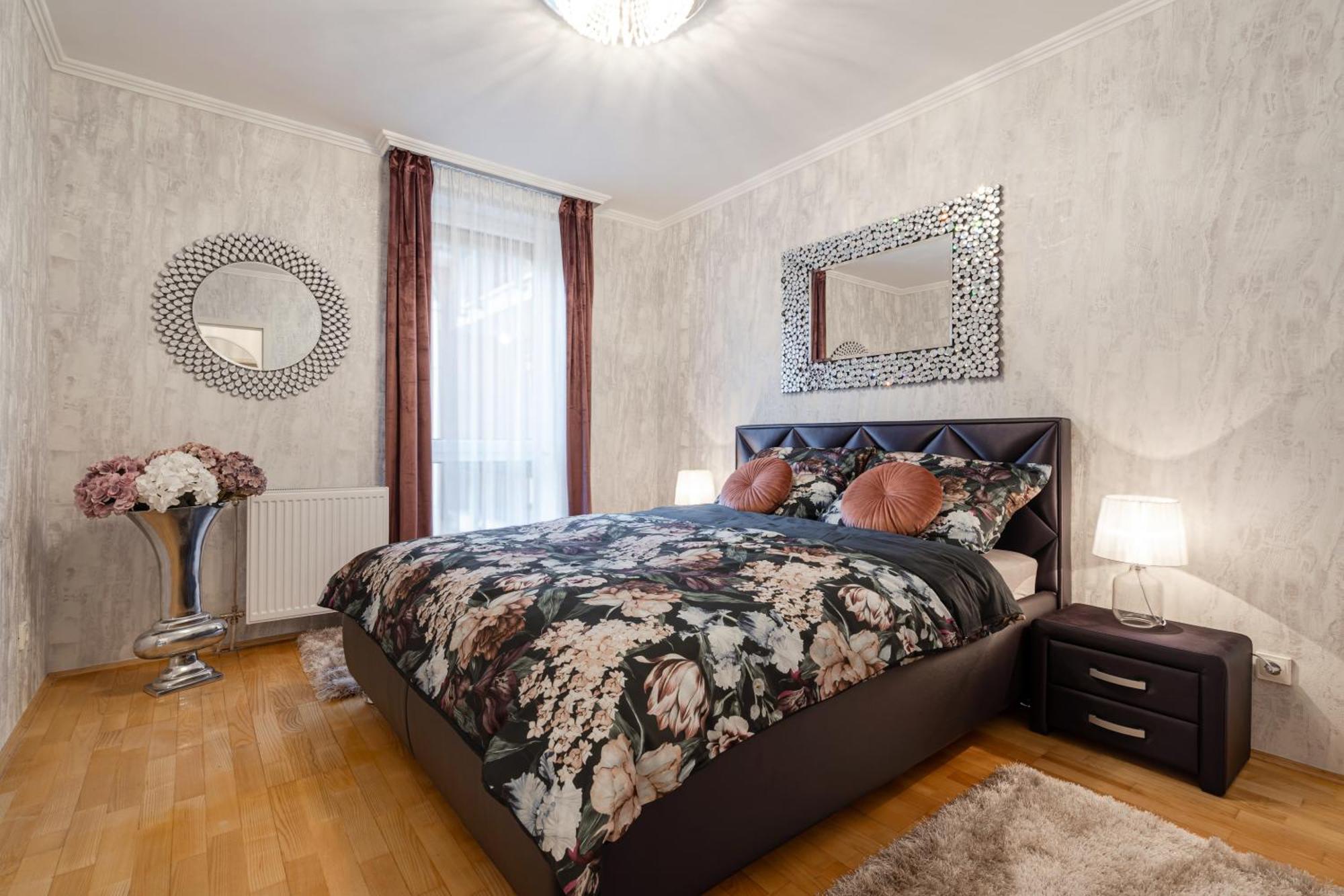 Apartamento Beautiful Three Bedrooms With Free Parking Close To The Danube Coast